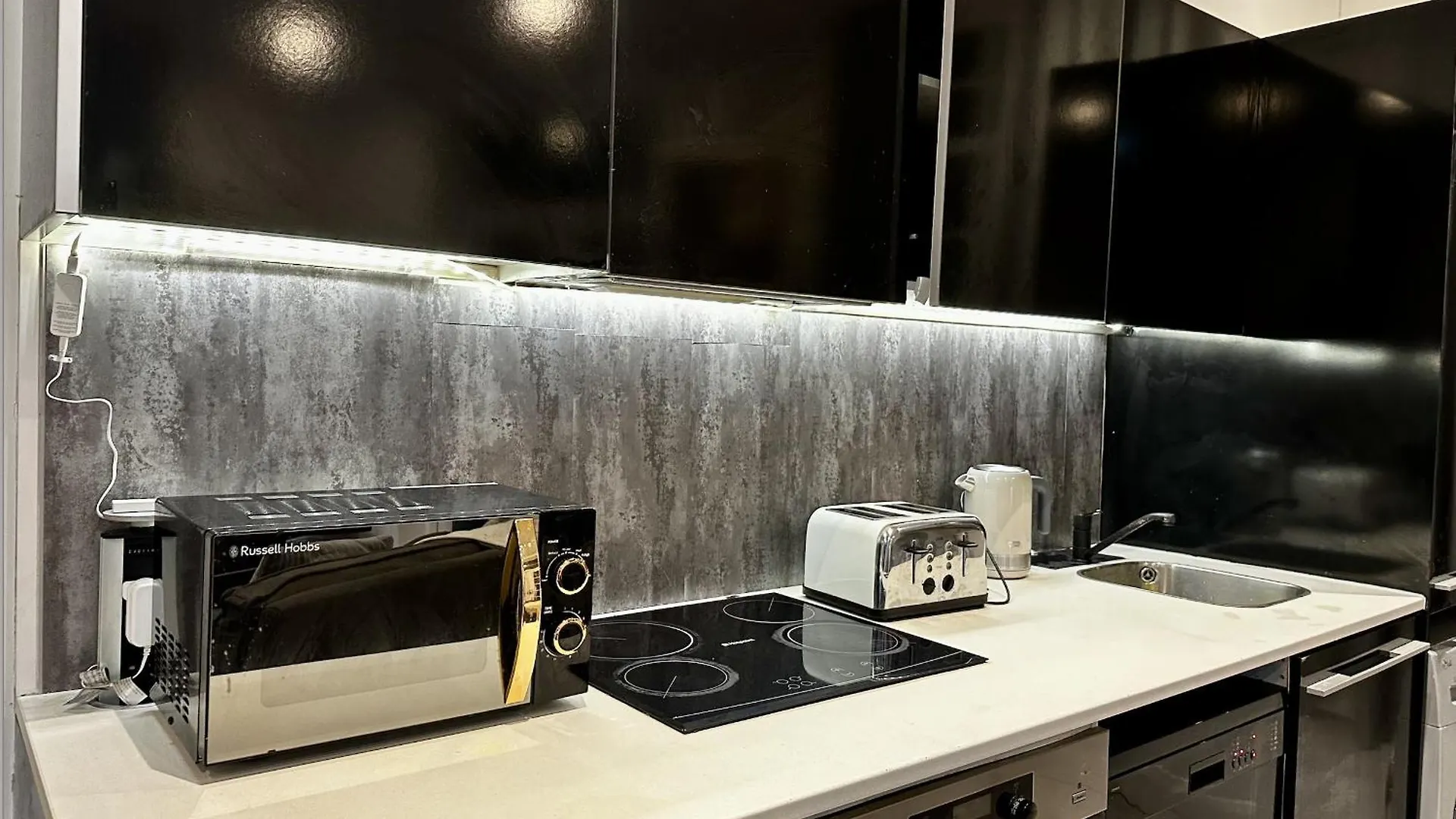 Nottingham City Centre 3 Bed Luxury Apartment 0*,